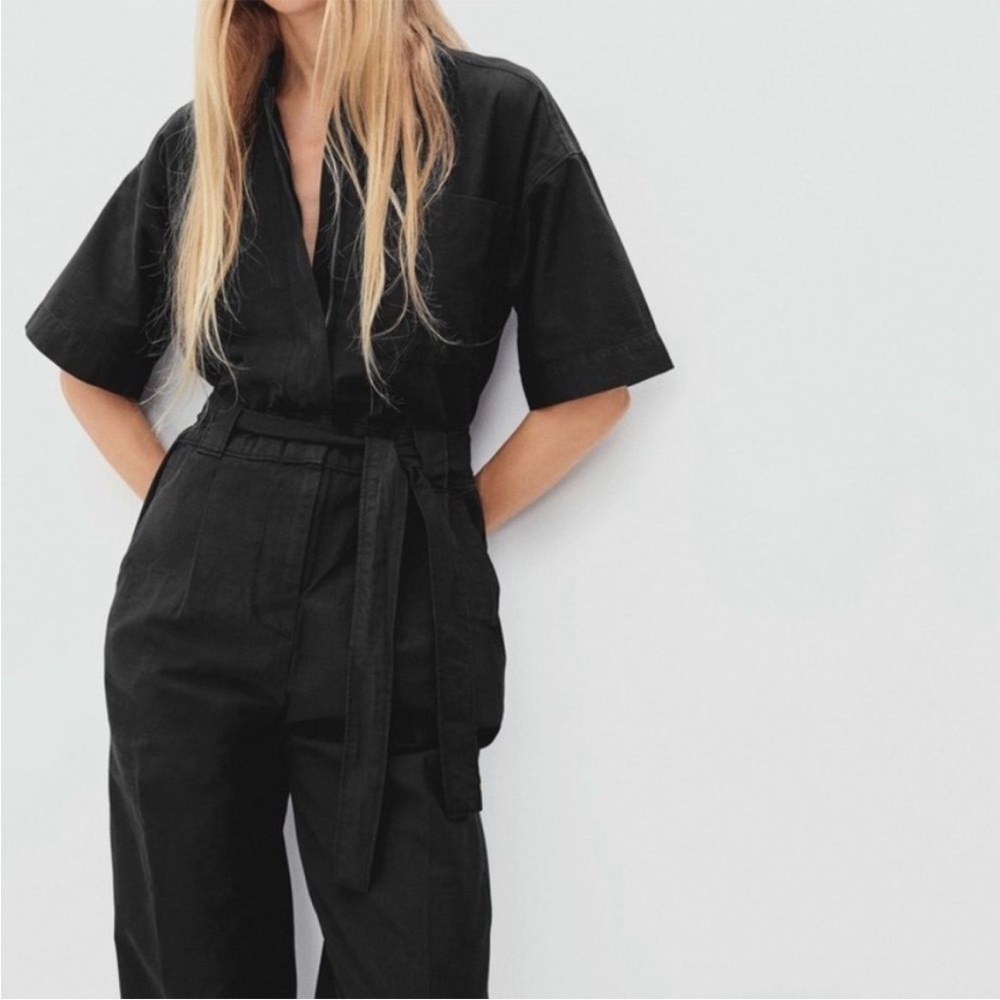 Everlane The Fatigue Short-Sleeve Jumpsuit in Black Belted Cotton Utility